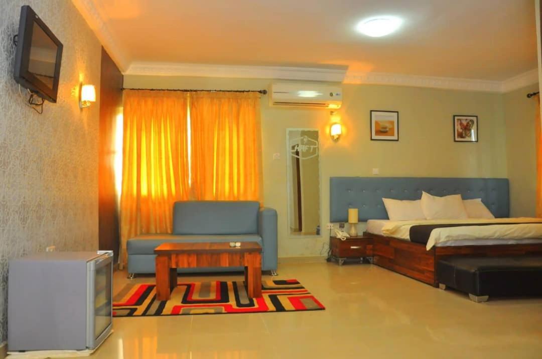 Royal Kaft Hotel Ikorodu Экстерьер фото